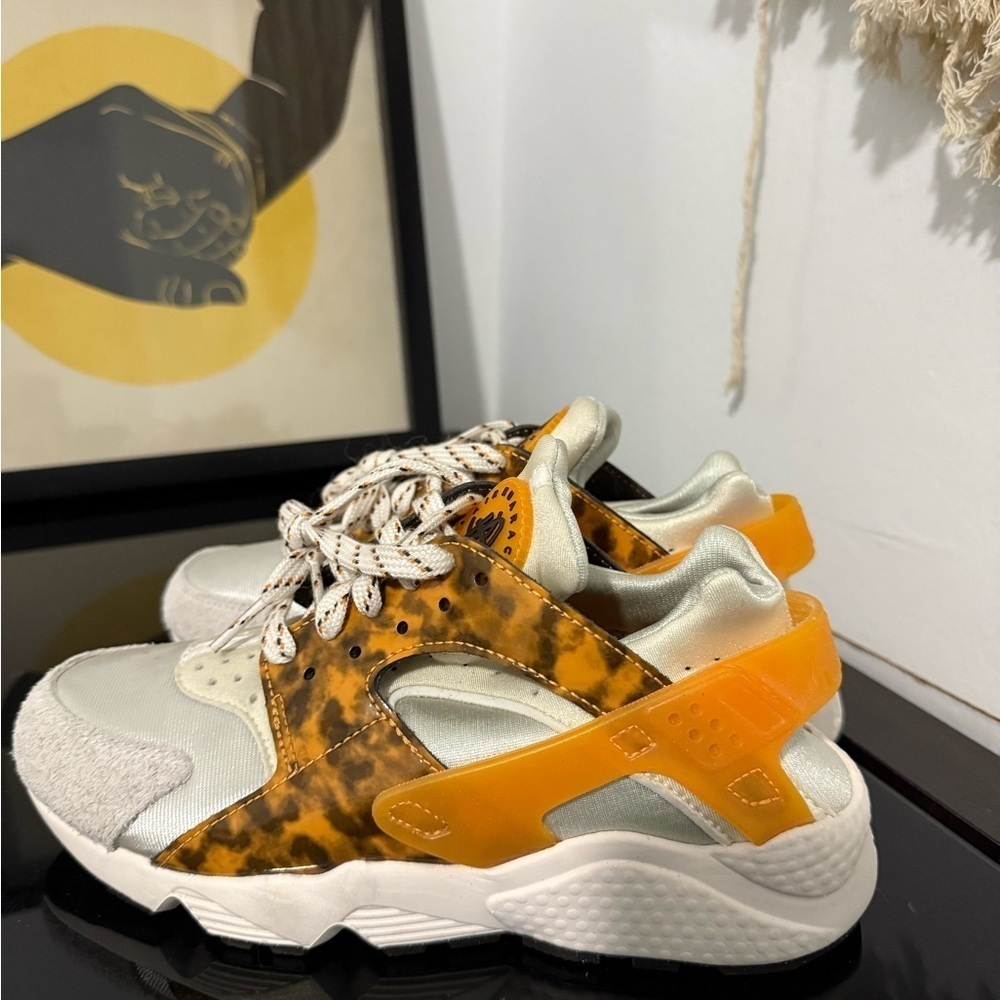 Nike Air Huarache "Tortoise Shell" Phantom-Light Curry Womens Sz 6.5 - Picture 3 of 5